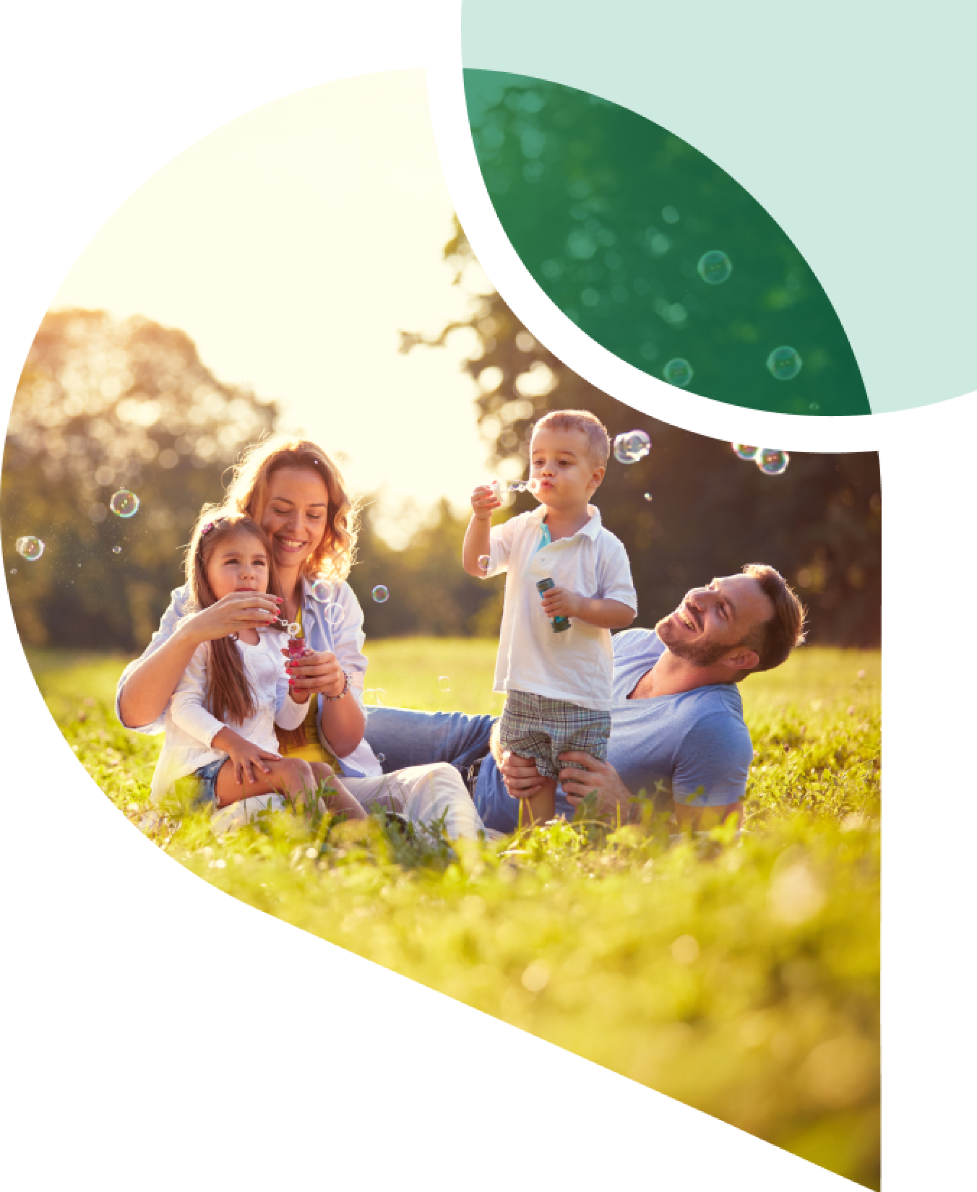 Image of happy family ES